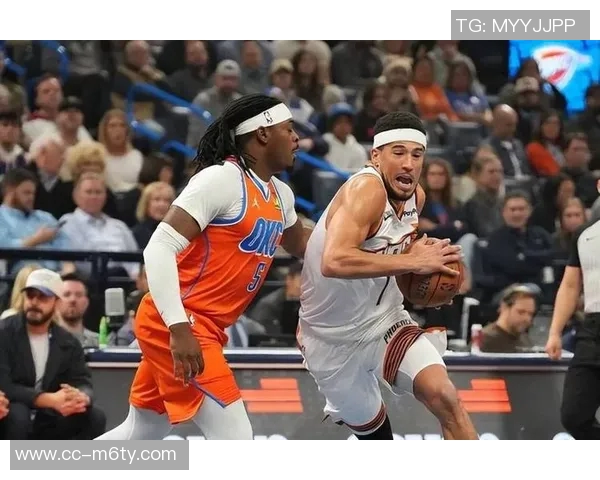 布克连得五分迅速拉开比分罚球线急停跳投与反击三分震撼篮网